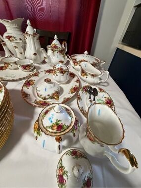 Royal Albert Old Country Roses dinner set 90pcs